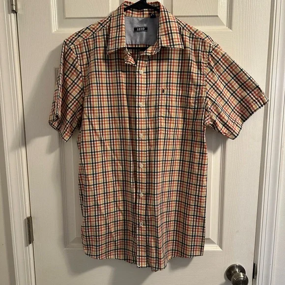 Men’s Izod plaid button up - Picture 1 of 6